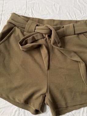 Women’s Tie-Waist Shorts in Olive Brown